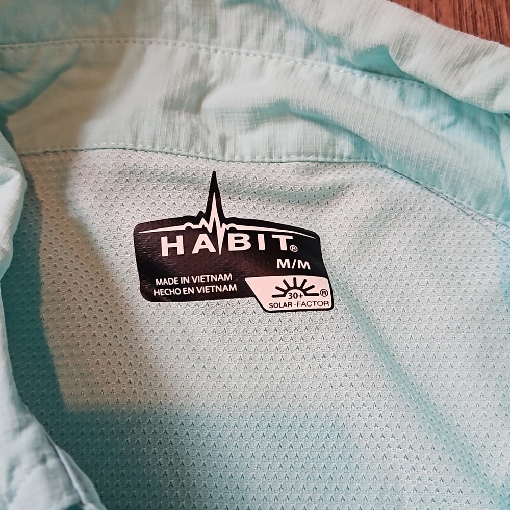 Habit Men's Medium Button Down Shirt - Picture 3 of 6